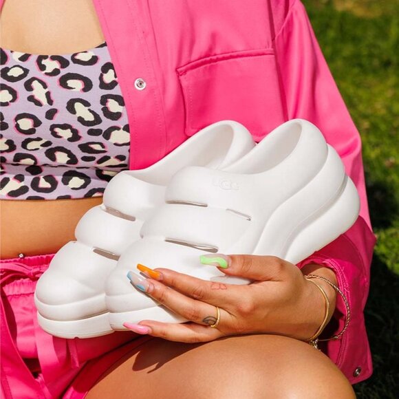 UGG Women's Sport Yeah Clog - Picture 1 of 9